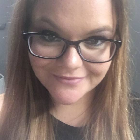 Meet your Posher, Kim - Picture 1 of 1